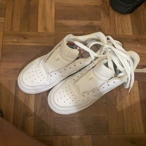 Air Force 1s size 7 in women